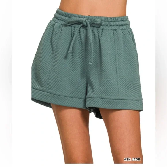 29 1 left 🇺🇸ZENANA TEXTURED KNIT JACQUARD DRAWSTRING SHORTS - Picture 1 of 2